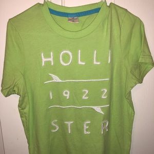 Hollister tee
